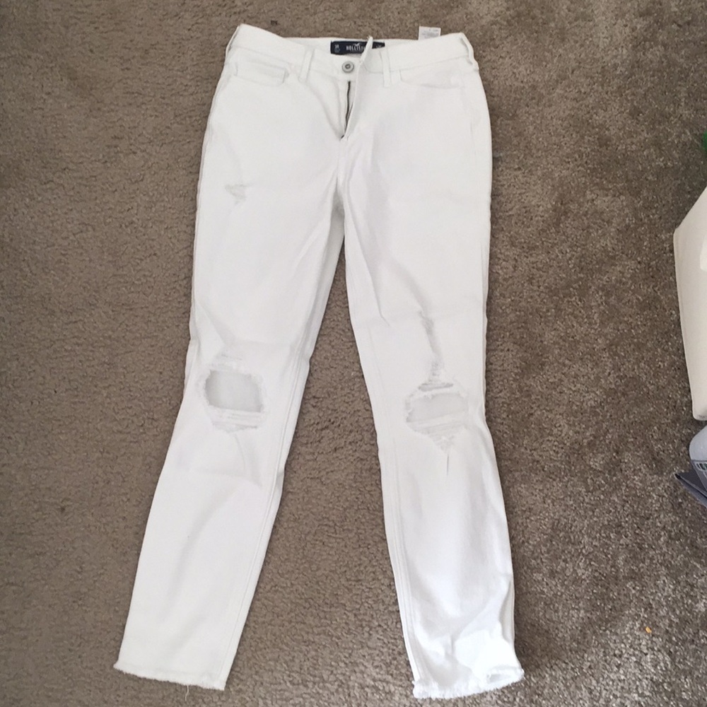 Hollister high-waisted white jeans. Worn once.